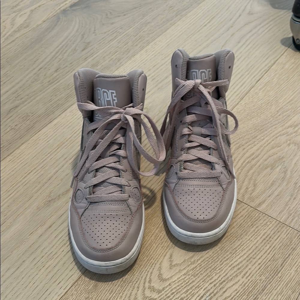Air Force mid High-Top Sneakers in light pink, Mauveish color